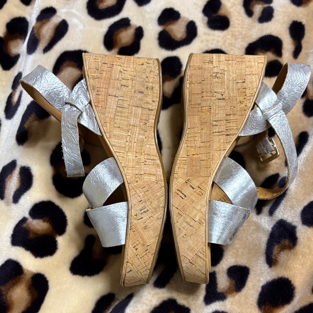 Stylish Silver Platform Sandals size 8 Kork Ease - Picture 4 of 8